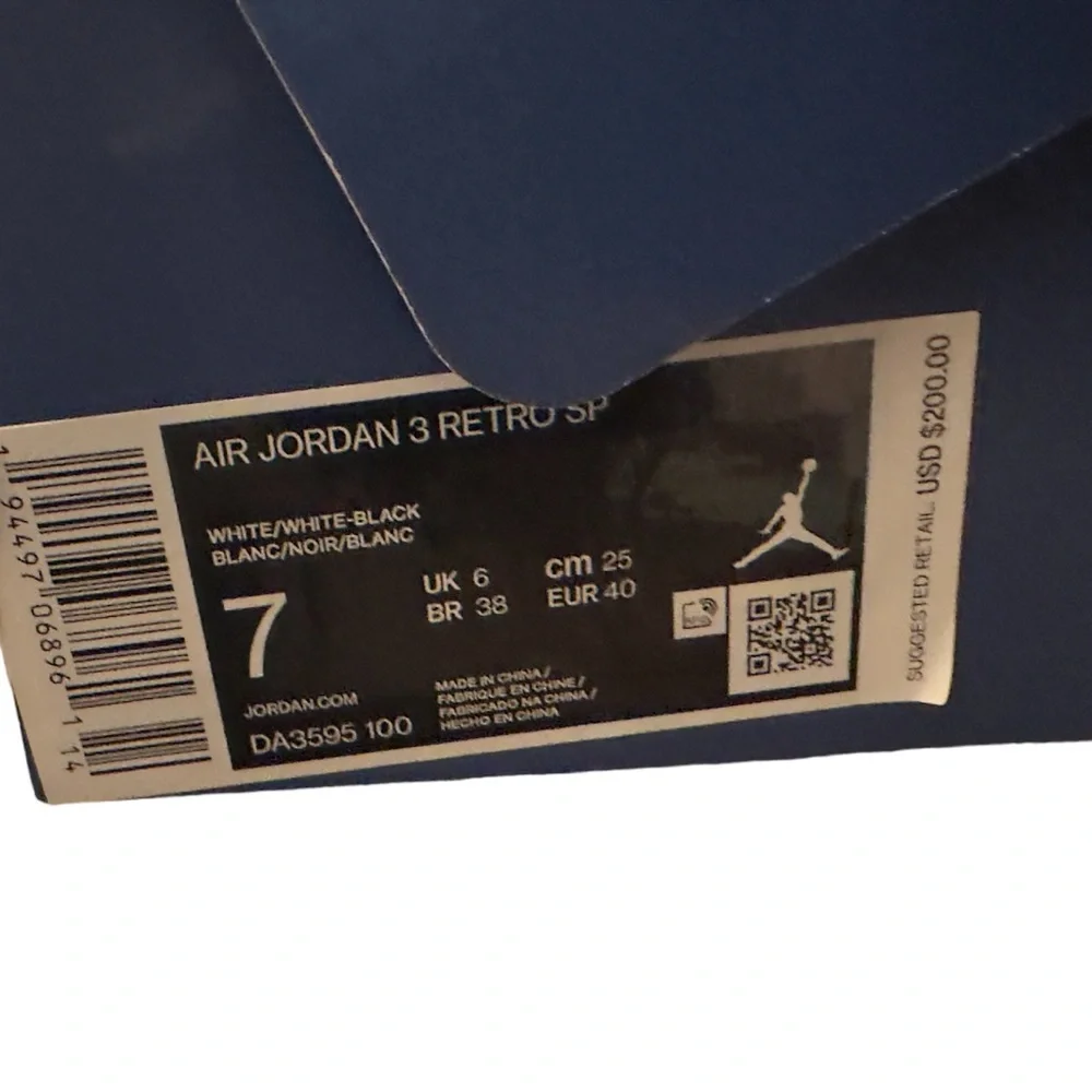 Jordan 3 retro Fragment (yellowing heel tab) Men’s 7/Women’s 9